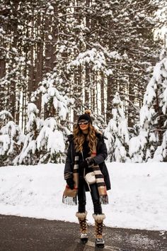 Winter Adventure Outfit, Winter Outfits Snow, Winter Mode Outfits, Colorado Outfits, Prințese Disney, Snow Outfit, Winter Outfits Cold, Adventure Outfit, Trendy Boots