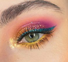 Multi Color Eyeshadow Looks, Eye Makeup For Redheads, Cute Colorful Makeup, Colourful Eyeshadow Looks, Fun Eye Makeup, Makeup Colourful, Colorful Eyeshadow Looks, Makeup Is Art, Makeup Cantik