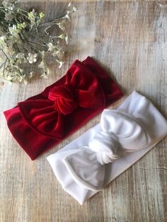 This Set of 2 or individual Christmas Velvet Baby Girl Top Knot Adjustable Headband Bow is made from soft stretchy velvet. Choose from either Red or White Velveteen Bow Headbands. These headbands will go perfect for your child's   Holiday Christmas outfit. They are so comfy to wear. They make great gifts for newborns, new mom gift, a Christening or Baptism, or a photo shoot. These adjustable baby toddler girl headbands fits sizes: infant - 3T The headbands come pre-tied and ready to wear Cleanin Holiday Christmas Outfit, Newborn Christmas Outfit, Christmas Headband Baby, Christmas Velvet, Diy Baby Headbands, Holiday Outfits Christmas, Girl Headbands, Newborn Bows