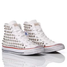 Converse All Star Studs White, a great classic in the Mimanera house, for those who have been following us for some time there is no need for descriptions, but let's refresh our memory anyway: this is our classic trainer, for both women and men, in the tall version, on which the studs are applied and fixed manually and meticulously, dirty to give it the right vintage tone, the result is a shoe with a slightly rock soul, to give the right confidence and determination to every step you take. Studded Converse, White Studs, Every Step You Take, Star Studs, Gorgeous Bags, Sneaker Wedge, Womens Converse, Converse All Star, Converse High Top Sneaker