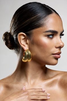 Manuka Gold Chunky Layered Hoop Earrings – Club L London - USA Chunky Gold Hoop Earrings, Club L London, Black Tie Gala, Hoop Design, Party Dress Long Sleeve, Pierced Jewelry, Bridesmaid Outfit, Black Sequin Dress, Information Design