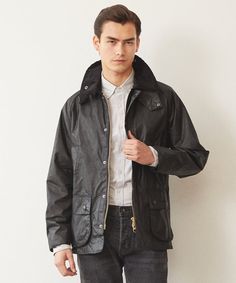 In 1980, Barbour produced their first short, lightweight jacket, the Bedale. Originally designed for riding, the Bedale is favoured by many Britons, from royalty to pop icons.Dame Margaret Barbour designed the Bedale with equestrian practicalities in mind – with a shorter length, relaxed fit, rear vents and the essenti Barbour Sapper, Barbour Bedale, Sweatshorts Shorts, Wax Jacket, Pop Icons, Barbour Jacket, Slim Fit Suits, Wax Jackets, Fitted Suit