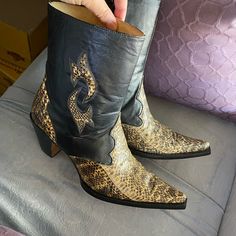 This Is A Beautiful Pair Of Women’s Pointed Toe Cowboy Boots. These Are A True Size 10, I Would Even Say They Fit A Size 9.5 Or 10.5. A Couple Of Years Ago I Wanted To Buy A Great Pair Of Boots But The Ones I Wanted Cost $760.00. Upon Researching, I Found That Most Quality Boots Are Made In Leon, Guanajuato, Mexico. Of Course I Had To Go Straight To The Source And Traveled To Mexico! I Found This Factory Who Makes Shoes For A Very Well Known Company (The Name Sounds Like Puadra Lol). This Brand Luxury Snip Toe Boots For Fall, Designer Snip Toe Boots For Fall, Western Style Black Heeled Boots With Leather Lining, Black Western Heeled Boots With Leather Lining, Black Western Style Heeled Boots With Leather Lining, Black Leather Mid-calf Boots For Western-themed Events, Designer Heeled Boots With Snip Toe And Leather Sole, Designer Heeled Boots With Leather Sole And Snip Toe, Black Leather Mid-calf Boots For Western Events