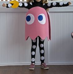 Pac Man Ghost Costume, Pac Man Costume, Pac Man Ghost, Vampire Costume Diy, Diy Costumes Kids Boys, Boys Diy, Cheap Halloween Costumes, Pink Ghost, Diy Costumes Kids