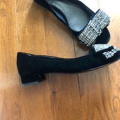 Stunning Never Worn Tory Burch Black Velvet Flats With Oversized Crystal Bow On Front. Perfect Way To Dress Up Without Killing Your Feet!!! Nwot. Velvet Flats, Flat Color, Tory Burch Shoes, Black Velvet, Black Silver, Nike Shoes, Tory Burch, Dress Up, Velvet