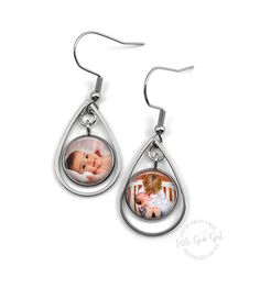 Put your favorite photo (or photos) on a gorgeous pair of stainless steel teardrop earrings! Your high quality photo(s) will be fused to a thick crystal clear glass dome which gives a slightly magnified appearance which is truly beautiful.    Image portion is 12mm in diameter (.48 inches) and teardrop portion is 18x25mm. ✿After ordering, please message us and attach your photo(s), or you can email to littlegemgirl@hotmail.com, please send it uncropped and as high resolution jpg as possible. We w Picture Earrings, Photo Earrings, Text On Photo, Water Activities, Glass Dome, Small Earrings, Quality Photo, Stainless Steel Jewelry, Teardrop Earrings