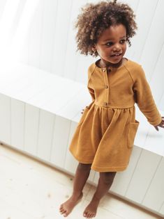 Afbeelding 1 van JURK MET KNOPEN van Zara Pinterest Cute, Child Fashion, Buttoned Dress, Outfit Zara, Zara Baby, Zara Kids, Baby Outfits, Kids Fashion Girl