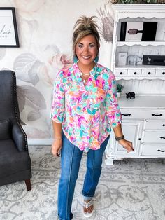 Some tops make a subtle statement. This isn’t one of them. While its notched V-neck and 3/4 sleeves keep things chic. Pair this top with your favorite distressed denim for a laid-back boho vibe or a structured blazer for a splash of color in the office. However you style it, one thing’s for sure: in this scene-stealing top, you’ll be the center of attention. After all, when you’ve got a print this unapologetic and a silhouette this flattering, the only option is to make a memorable impression. F Trendy Half Sleeve Spring Blouse, Trendy Beach Top With 3/4 Sleeves, Trendy Beach Tops With 3/4 Sleeve, Spring Vacation Tops With 3/4 Sleeves, Chic Half Sleeve Blouse For Vacation, Chic Half-sleeve Blouse For Vacation, Trendy Spring Tops With 3/4 Sleeves, Trendy 3/4 Sleeve Tops For Spring, Trendy Tops With 3/4 Sleeves For Brunch