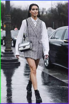 100% bovine leather. Medium leg. Square toed. Rectangular heel. Side zip fastening. 3.94 in heel Modern Preppy Style, Modern Preppy, Tweed Mini Dress, Best Winter Outfits, Cut Clothes, Preppy Dresses, Feminine Blouses, Preppy Girl