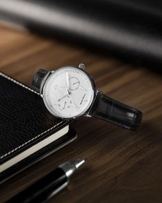 The Windsor watch is everything you’ve ever envisioned. Designed for those who want to command attention, this striking timepiece blends sophistication with a rugged elegance. It’s the perfect choice for any man who wants to make a statement.