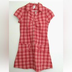 Sweet And Sassy Button Front Shirt Dress From Maurices, Size 11/12. Button Down Front, Wide Doubled Belt Loops In The Front - There Aren't Any Belt Loops In The Back So These Are Probably Just For Added Deco. Pleated Cap Sleeves, Ruffled Vneck Front. Pink And Red Plaid. 100% Crisp Cotton - This Dress Is Like Wearing His Favorite Dress Shirt, In A Dress! Length Is About 36" Underarms Laid Flat Is About 18" Waist Laid Flat 17" Pink Plaid Shirt, Mustard Yellow Dresses, Plaid Shirt Dress, Button Front Shirt Dress, White Strapless Dress, Maurices Dresses, Plaid Dress Shirt, Button Front Dress, Sleeveless Dress Summer