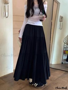 Olivia Mark - Elegant High-Waisted Pleated Long Skirt Pleaded Skirt, Pleated Long Skirt, Skirt Long, Types Of Skirts, Long Skirt, Pleated Skirt, Cute Outfits, High Waisted, Skirt