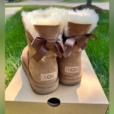 Color: Chestnut. Condition: Worn Once. Brown Sheepskin Boots For Fall, Cute Uggs, New Uggs, Shoes Ugg, Classic Boots, Womens Uggs, Ugg Shoes, Cute Shoes, Chestnut