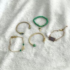 Perfect Condition Never Worn Disney Gold, Disney S, Disney Jewelry, Aladdin, Womens Jewelry Bracelets, Bracelet Set, Women Jewelry, Bracelet, Disney