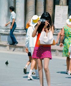 Italy 60s Aesthetic, Nyc 60s, Sixties Outfits, Italy In The 60s, 1970s Italy, Sharon Tate Italy 1968, Decades Fashion, Italian Cities, Swinging 60s