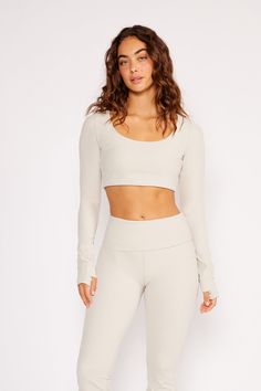 Cream Yoga - Madison ls crop top beige Black Long Sleeve Crop Top, Flare Legging, Bodysuit Tops, Short Tank Top, Tank Top Bras, Crop Top Bra, Sweater Collection, Bleach Wash, Striped Leggings