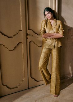 Long trousers ;Italian pockets at front and piping at back;Broken pleats front and back;Concealed zip and hook fastening;Lined;Inside leg length 84 cm / 33.1 in (all sizes) Gold Suit, Denim Suit, French Beauty, Winter Chic, Polo Sweatshirt, Long Trousers, Knitwear Dress, Short Jacket, Lower Back