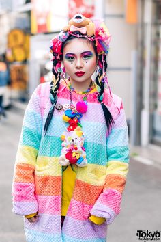 Kawaii Street Style, Decora Fashion Outfits, Harajuku Art, Kawaii Street Fashion, Rainbow Jacket, Decora Fashion, Decora Harajuku, Rainbow Backpack, Rainbow Kawaii