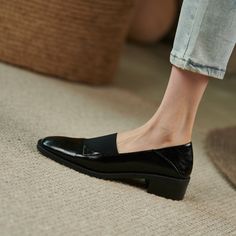 Tread Lightly, Vintage French Style, Block Heel Loafers, Modest Outfit, Low Heel Pumps, 2024 Spring Summer, Heels Online, Inspiration Fashion, Heeled Loafers