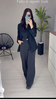 Corporate Style Women, Wide Leg Pants Outfit Work, Stripe Pants Outfit, Pants Outfit Work, Office Outfits Women Casual, Office Outfits Women, Business Casual Outfits For Work