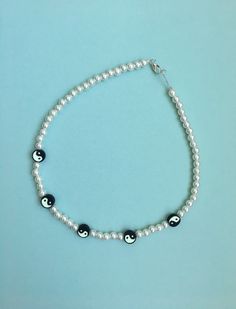 Yin Yang Choker handmade with love. Yin Yang Jewelry, Choker Pearl Necklace, Choker Pearl, Choker Handmade, Foot Bracelet, Jewelry Cute, Funky Jewelry, Waist Chain, Pearl Choker