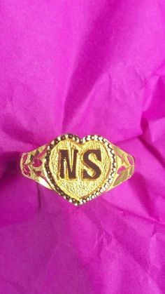 Couple Letter Ring Gold, Gold Rings For Men With Letters, Gents Gold Ring, Gents Rings, Ladies Gold Rings, Letter Rings, Mens Ring Designs, Couple Ring Design, Ring Boy