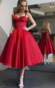 Shop Red Christmas Vintage 1950s Cocktail Dress | Pinup Tea-length Rockabilly Gown Online. Dorris Wedding offers tons of high quality collections at affordable prices. Free shipping Now! Tea Length Homecoming Dresses, Tea Length Prom Dress, Looks Adidas, Midi Prom Dress, 1950s Cocktail Dress, Short Red Prom Dresses, Mini Prom Dresses, Gown Red, Winter Formal Dresses