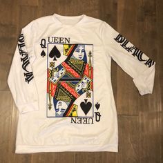 Nwot Queen Of Spades Lightweight Knit Sweatshirt. Size Xl. Please See Photos Offers Welcome. Questions? Please Ask White Graphic Print Crew Neck Sweater, White Crew Neck Sweater With Graphic Print, Long Sleeve Graphic Print T-shirt For Loungewear, White Graphic Print Sweater For Loungewear, Knit Sweatshirt, Lightweight Knit, White Black, White And Black, Long Sleeve Tees