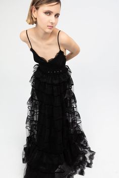 Description Black A-line, Long dress Sleeveless Open neckline Lace, Tulle Dry Clean Made in Spain SKU 22-67 Minimal Dresses, Gatsby Style Wedding, Gown With Cape, Long Dress Sleeveless, Dress Minimal, Lace Cape, Black Fr, Trendy Bride, Dress With Tulle