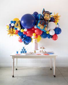 number-balloon-garland-paw-patrol Paw Patrol Balloons, Gold Magic, Sweets Table, Chase Paw Patrol, Giant Balloons, Balloon Backdrop, Balloon Columns, Gold Number, Number Balloons