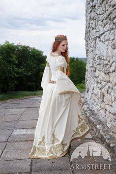 Wedding Dress "The Accolade" Velvet Wedding Dress, The Accolade, Moda Medieval, Medieval Wedding Dress, Velvet Wedding, Medieval Clothes, Medieval Wedding, Fantasy Dresses, Medieval Costume