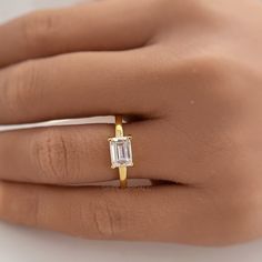 1.00ct Horizontal Emerald Cut Diamond Ring Emerald Cut - Etsy Bosnia and Herzegovina Horizontal Emerald Cut Engagement Ring, Horizontal Engagement Ring, Safire Rings, Rectangle Engagement Rings, Unique Gold Engagement Rings, Diamond Ring Emerald Cut, Wedding Rings Emerald Cut, Beautiful Gold Rings, Engagement Ring Solitaire