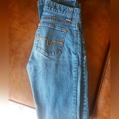 Kimes Betty Seventeens Jeans Size 000/32 Brand New Condition Only Worn 2x Jeans Boot Cut, Western Jeans Womens, Western Outfits Women Rodeo, Olivia Kimes Jeans, Kimes Jeans Women, Kimes Jeans, Western Stuff, Boot Cut Jeans