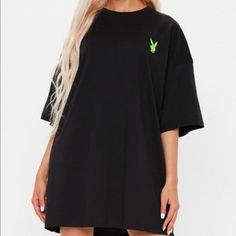 Brand New Misguided Oversized Tee Black Drop Shoulder Tops For Spring, Oversized Black T-shirt For Spring, Black Oversized T-shirt For Spring, Oversized Black T-shirt, Black Oversized T-shirt, Oversized Tee, Black Green, Womens Tops, Brand New