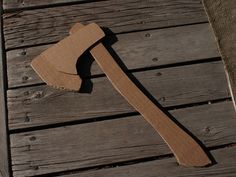 Throwing Hatchet PDF Printable Pattern Cardboard Axe - Etsy Taiwan Viking Axes Diy Cardboard, Things To Build With Cardboard, Cardboard Crafts Easy Simple, Anime Cardboard Crafts, Easy Things To Make With Cardboard, Cardboard Crafts Diy Easy, Fun Cardboard Crafts, Small Cardboard Crafts