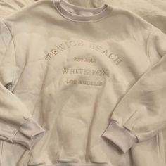 Brand New!! Never Worn White Cozy Sweatshirt!!! White Letter Print Cozy Top, Cozy White Tops With Letter Print, Cozy White Top With Graphic Print, Cozy White Tops With Graphic Print, Big Sweatshirt, Venice Beach, Cozy Sweatshirts, White Fox, Color White