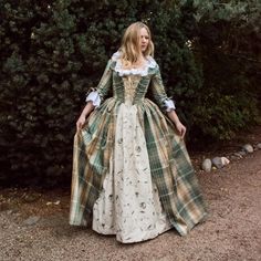 Simplicity 8161 18th Century Costume Pattern 18th Century Dress Pattern, Historical Dress Patterns, 1770s Fashion, 18th Century Dresses, Colonial Dress, American Duchess, 18th Century Dress, 18th Century Costume, 18th Century Clothing