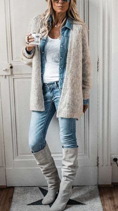 Stylish Outfits For Women Over 50, Cute Work Outfits, Faith Clothing, Jackets Fashion, Dallas Fashion, Mario Party, Womens Fashion Inspiration