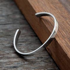 Bracelet Silver For Men, Simple Elegant Engagement Rings, Cool Mens Bracelets, Mens Bracelet Fashion, Silver For Men, Expensive Jewelry Luxury, Silver Bracelets For Women, Mens Bracelet Silver