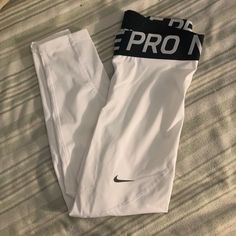 Never Worn No Stains No Tears Perfect Condition White Nike Athleisure Pants, Nike Fitted White Bottoms, Nike White Fitted Bottoms, White Fitted Nike Bottoms, Nike Tights Outfit, Nike Tights, Living Room Decor Gray, Nike Leggings, White Jumpsuit