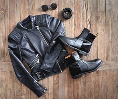 How badass is this outfit?! Classic leather jacket combined with our two-tone Fusion Metatarsal Boots handcrafted with full-grain leather in the front and beautiful suede in the back. Tag a friend who would totally rock this look. 🖤 Motorcycle Safety Gear, Steel Toe Boots Women, Outfit Classic, Badass Outfit, Fall Workwear, Motorcycle Safety, Classic Leather Jacket, Steel Toe Boots, Safety Gear