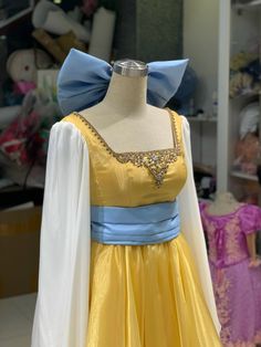 Anastasia Yellow Dress Anastasia Princess Dress Anastasia - Etsy Anastasia Yellow Dress, Anastasia Princess, Anastasia Costume, Disney Princess Gowns, Anastasia Cosplay, Outfit Ideaa, Anastasia Dress, Prom Dresses Yellow, Disney Princess Dresses