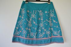 Blue (tirkiz) embroidery pearls cotton/linen flower skirt Hippie Grunge skirt Bohemian Western Summer Skirt Women linen semi skirts Lightweight skirts Large  Size EU 40/42 (10/12 US) Measurements: Waist: 34 in / 86 cm Length: 24 in / 62 cm Please check measurements to insure a proper fit. Remember to allow yourself some extra room for movement. You can compare these with something from your closet that fits you well. Please convo me if you need additional measurements. Condition: very good Condi Spring Cotton Skirt With Floral Embroidery, Casual Cotton Skirt With Embroidered Hem, Long Embroidered Cotton Skirt, Long Cotton Skirt With Embroidered Hem, Relaxed Cotton Skirt With Embroidery, Cotton Skirt With Embroidered Hem, Cotton Embroidered Skirt With Relaxed Fit, Spring Embroidered Cotton Skirt, Summer Cotton Skirt With Floral Embroidery