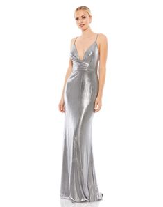 Striking metallic jersey gown accented with plunging v-neckline and a sweeping train. Ieena for Mac Duggal Fully Lined Back Zipper 100% Polyester Sleeveless Full Length Plunging Neckline Style #26408 Spaghetti Strap Gown, Designer Formal Dresses, Bodycon Evening Dress, Long Gown Dress, Prom Long, Sleeveless Gown, Western Chic, Surplice Neckline, Mermaid Silhouette