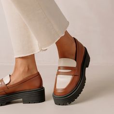 White Loafers Outfit, Chunky Loafer, White Loafers, Loafers Outfit, Chunky Loafers, Brown Fits, Vegan Boots, 2022 Fashion, Shoe Fits