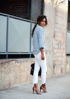 How to Style Your White Jeans for Fall | The Everygirl Vertical Striped Blouse, Look Jean, Rock Outfit, Sincerely Jules, Outfit Jeans, Mode Casual, White Pants, Plus Size Blouses