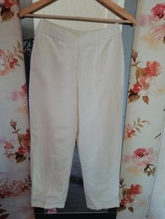 Cream linen three quarter pant/linen pant/linen capri/made to order Cream Linen Pants, Pant For Women, Linen Pant, Boho Scarfs, Indian Prints, Womens Capris, Crop Pants, Long Scarf, Linen Top