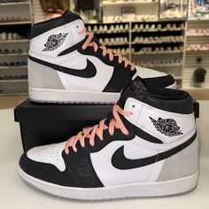 Size 14 - Jordan 1 Retro Og High Stage Haze Original Box Included Ships Same/Next Day Coral Color Combinations, Bleached Coral, High Top Shoe, Sneaker Games, Comfortable Sneakers, Jordans For Men, Jordan 1 Retro, Athletic Sneakers, Coral Color