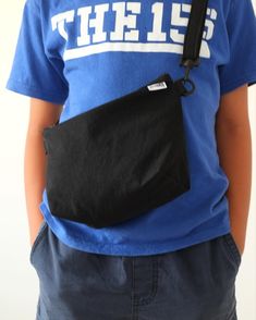 お子様のおでかけバッグにちょうどいいサイズの CANVAS WASHABLE SACOCHE ZIPPER 25cm WIDE "G25POM" JAPANESE BLACK CANVAS MODEL 140cm TALL もちろんお子様だけじゃなく、カフェや散歩や夕涼みのアイスクリームを食べに行く時なんかにも。 #SACOCHE_G25POM #SACOCHE_G25 #JETMINMINTEE ☝︎ 上のハッシュタグをクリックすると同じアイテムの別の画像や商品説明や制作風景などをご覧いただけます August 1, Black Canvas, Small Bags, Backpack Bags, Bag Accessories, Satchel, On Instagram