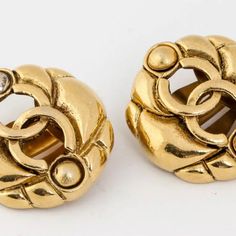 This Is An Authentic Chanel Gold-Tone Clip-On Earrings Condition: Good, Negligible Signs Of Use. Measurements Approx: 7”-8” Weight: 16g Color: Gold Made In: France Comes With: Box Please Remember That Most Of The Items That We Carry Have Been Previously Owned, They May Not Be In Absolutely Flawless Condition. Please See Pictures For Condition And More Detail. Thanks For Stopping By, Any Questions Please Feel Free To Ask. Chanel Jewelry, Earrings Color, Made In France, Clip On Earrings, Gold Tones, Jewelry Earrings, Chanel, Women Jewelry, Feel Free